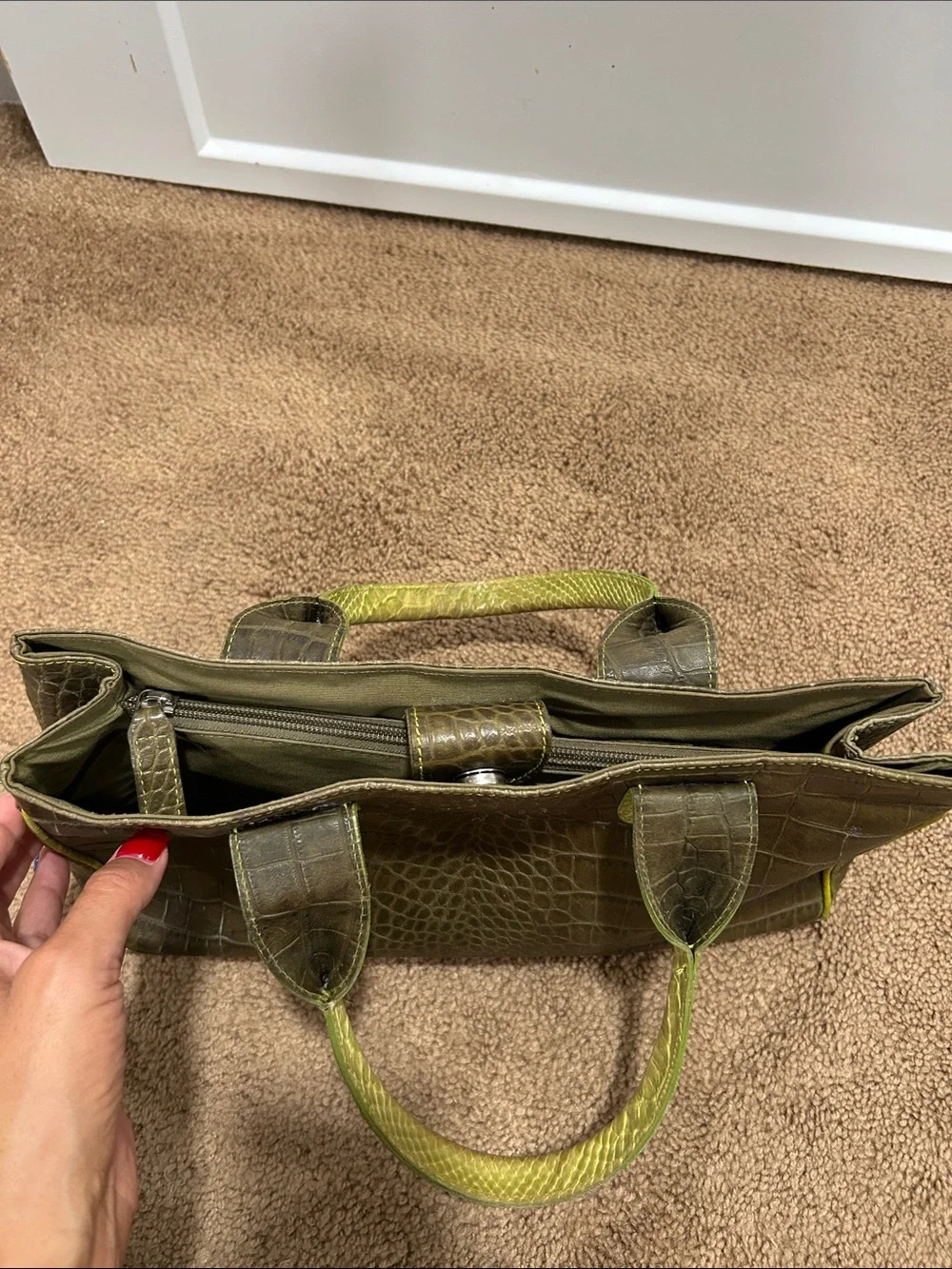 Claudia Firenze stylish olive